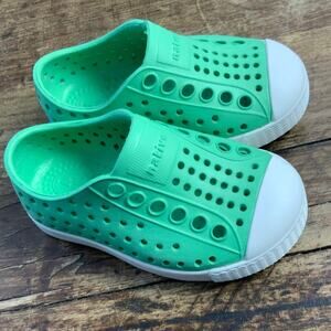 Native Jefferson Slip on sneakers‎ size 4